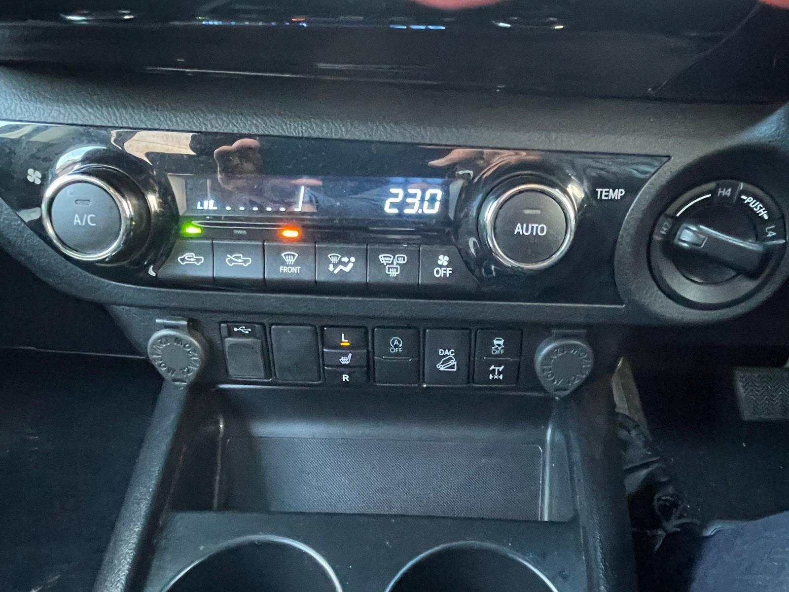 Toyota Hilux - image 23